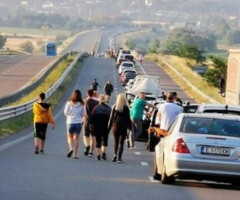 Ministerul de Externe: În vama Kulata coada de mașini are 12 km și se așteaptă 6 ore. De ce durează atât de mult