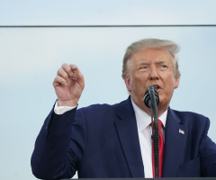 Deși SUA a depășit cifra de 130.000 de morți, Donald Trump spune că „99% dintre cazurile de coronavirus sunt inofensive”