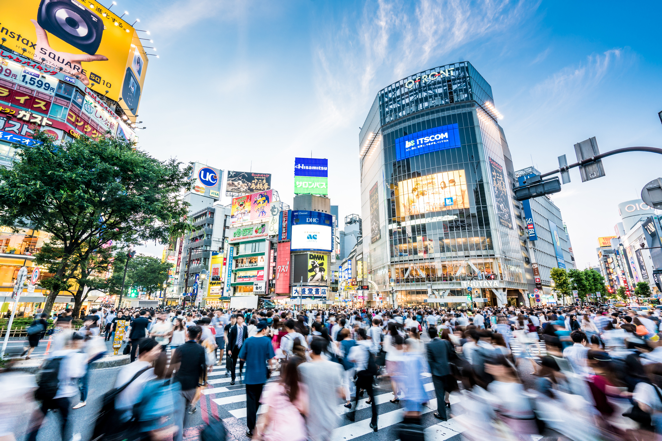 Japonia vrea să interzică vânzarea mașinilor pe benzină sau motorină peste 15 ani