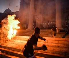 Noi proteste în Serbia. Oamenii dau vina pe autorități că au gestionat prost pandemia, președintele acuză forțe străine