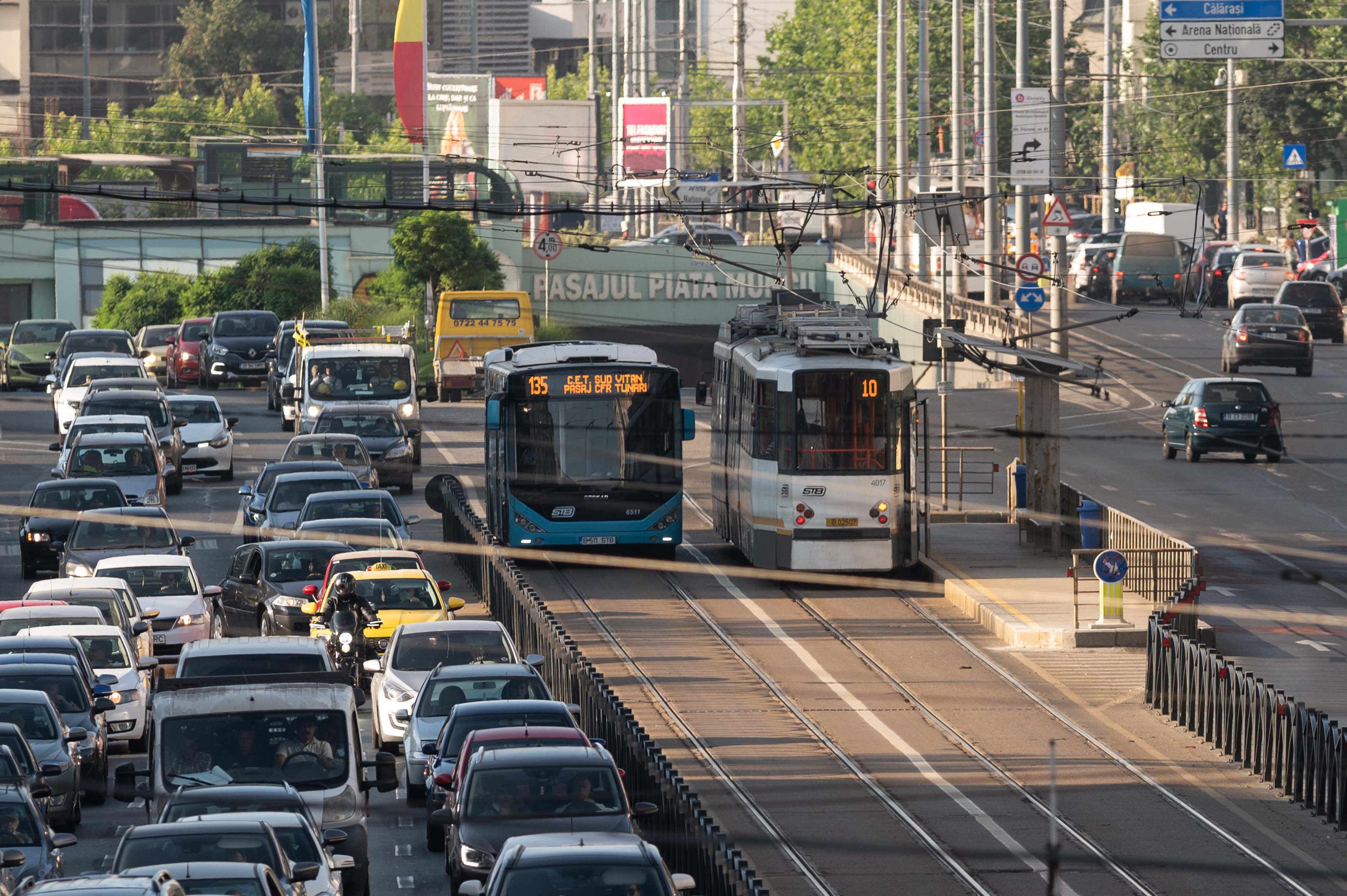 Autobuzele nu vor mai circula pe liniile de tramvai, în Bucureşti, începând din 27 decembrie