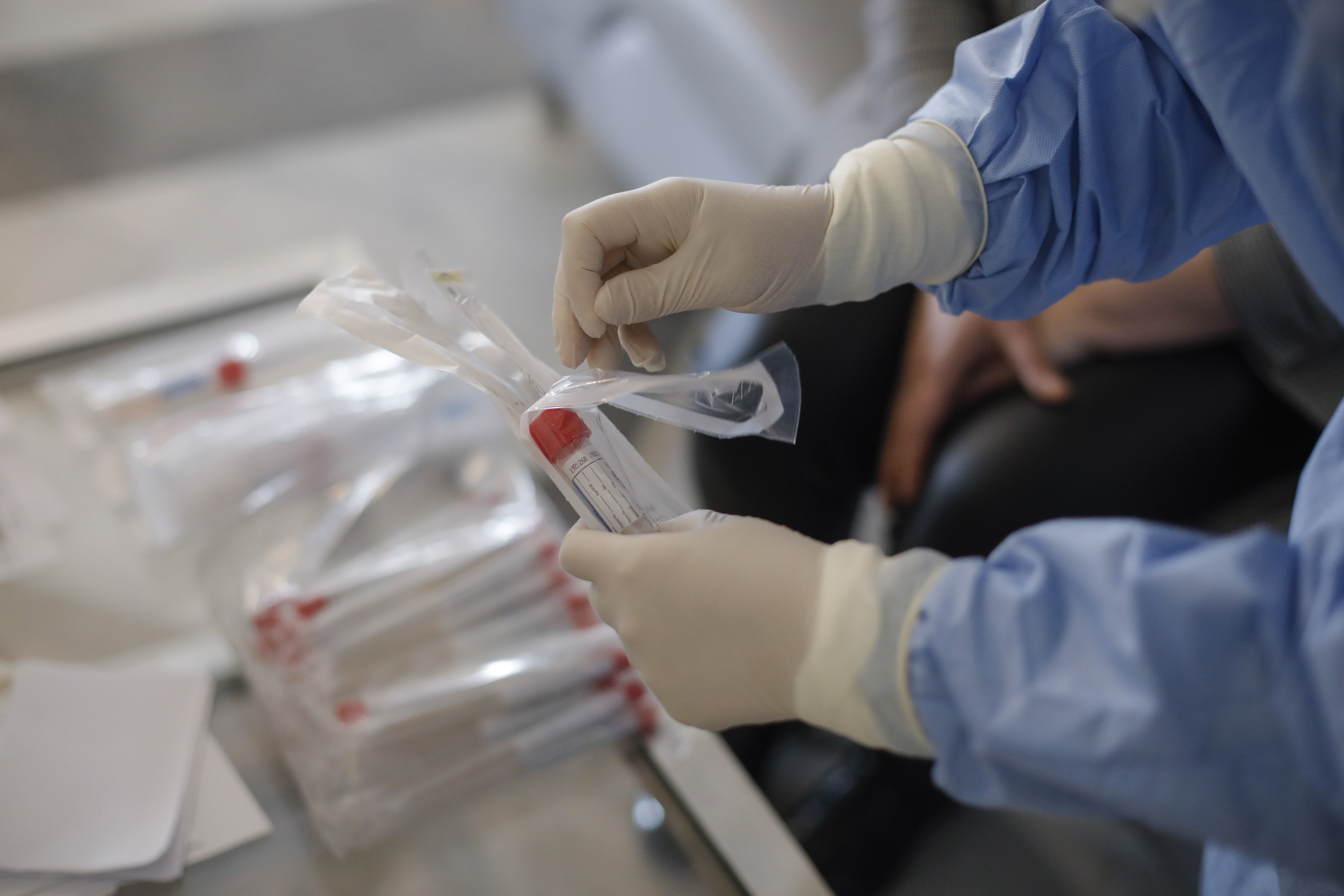 A inceput testarea nationala anti-COVID: Vom sti cati romani au trecut prin infectie. Datele vor fi puse la dispozitia decidentilor