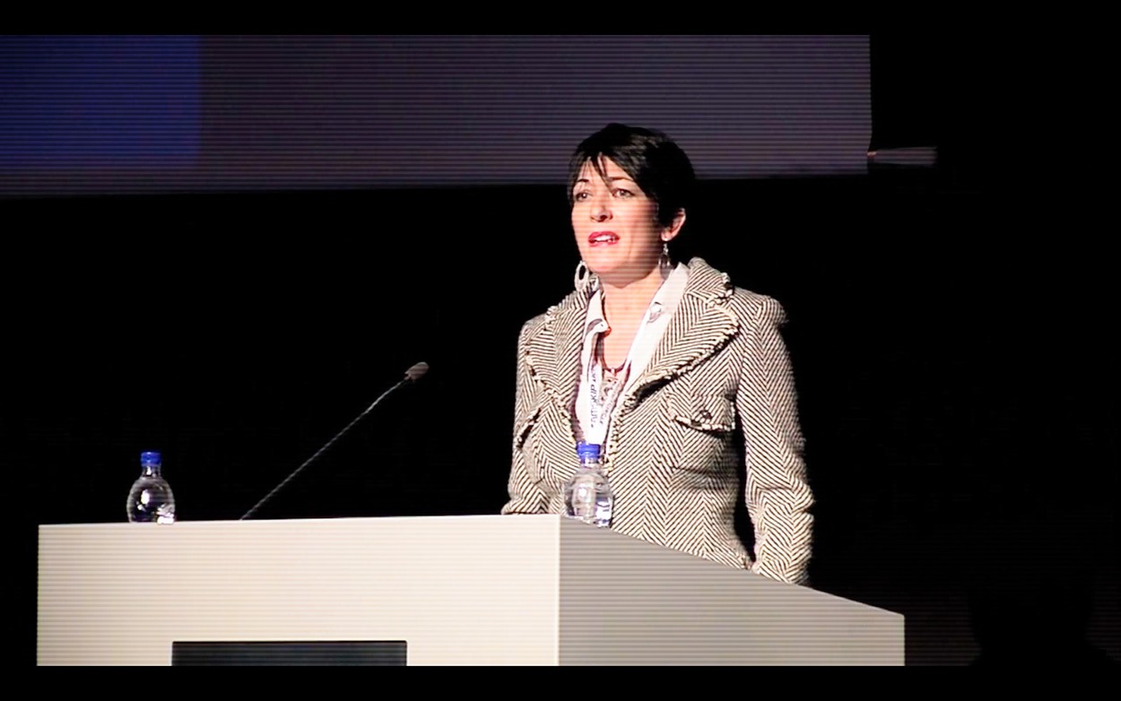 Ghislaine Maxwell a fost dată în judecată de foștii avocați pentru aproape 900.000 de dolari în onorarii neplătite