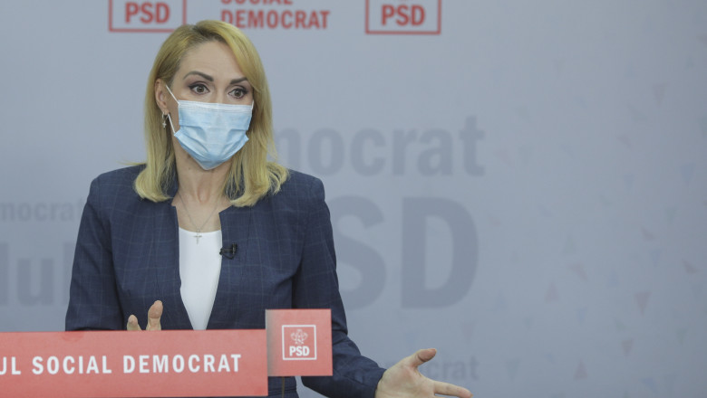 Gabriela Firea la sediul PSD conferinta de presa cu masca de protectie
