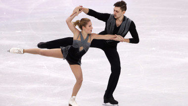 GANGNEUNG, SOUTH KOREA - FEBRUARY 14: Ekaterina Alexandrovskaya and Harley Windsor of Australia compete during the Pair Skating Short Program on day five of the PyeongChang 2018 Winter Olympics at Gangneung Ice Arena on February 14, 2018 in Gangneung, South Korea. (Photo by Jamie Squire/Getty Images)