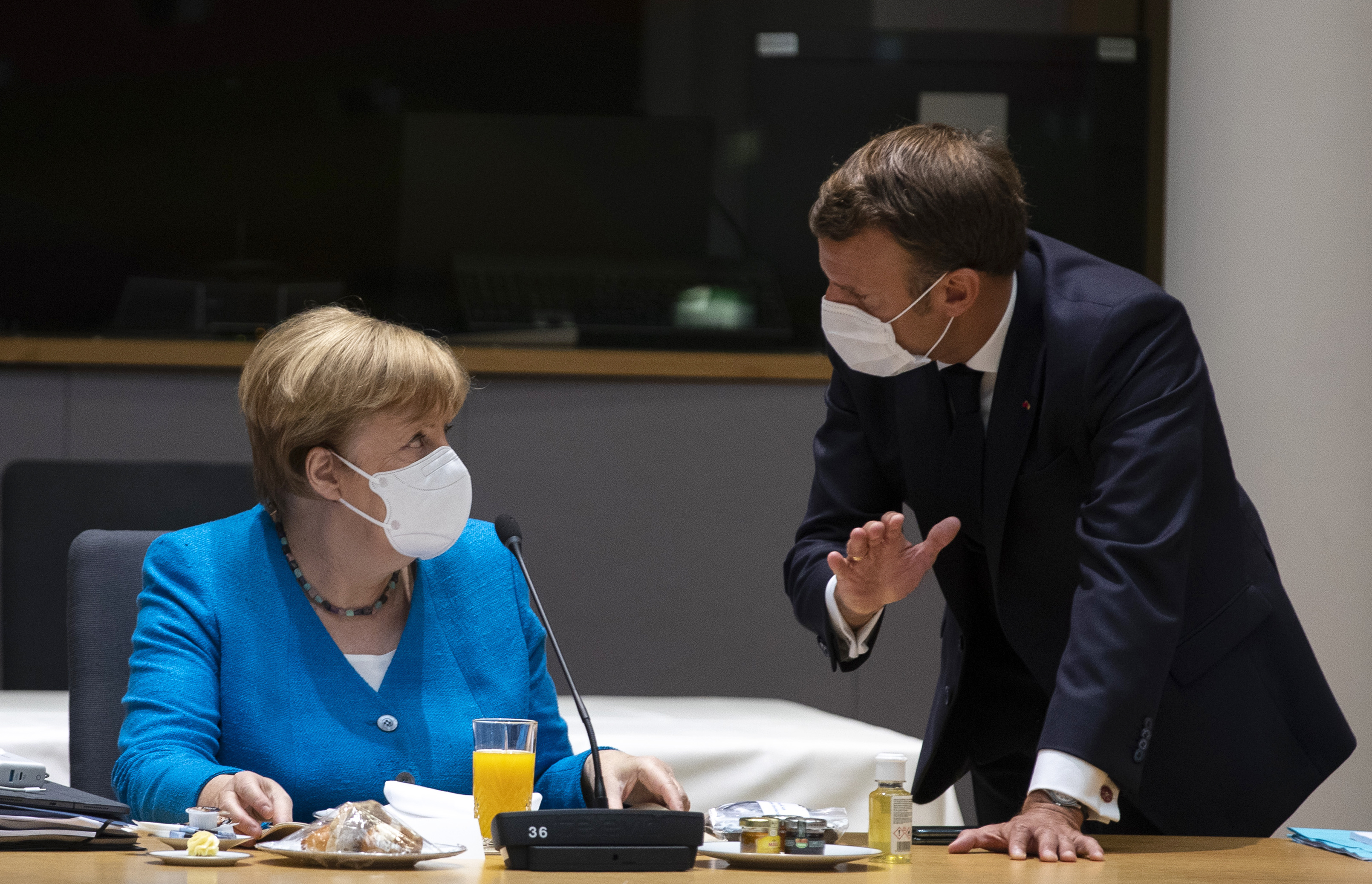 Îngrijorare în UE după apariţia noii tulpini de coronavirus în Marea Britanie. Discuţii între Merkel, Macron şi Ursula von der Leyen