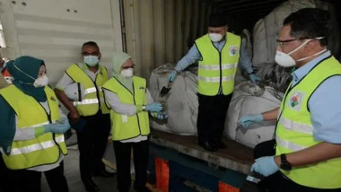 malaysia-discovers-biggest-abandoned-shipment-of-illegal-toxic-waste-from-romania