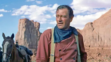 actorul john wayne in filmul the searchers western