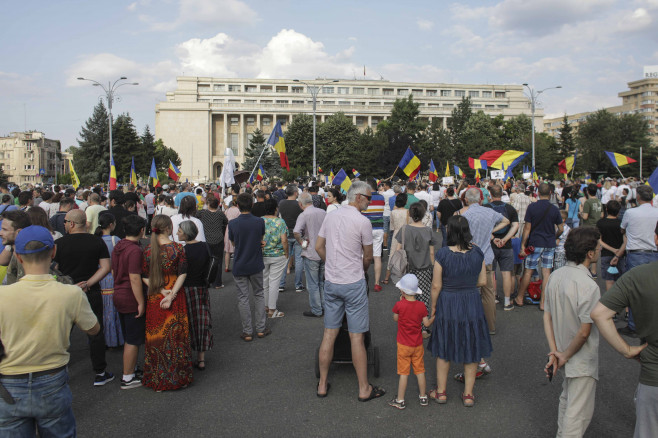 piata victoriei protest ID_015_PROTEST_MASTI_INQUAM_Octav_Ganea