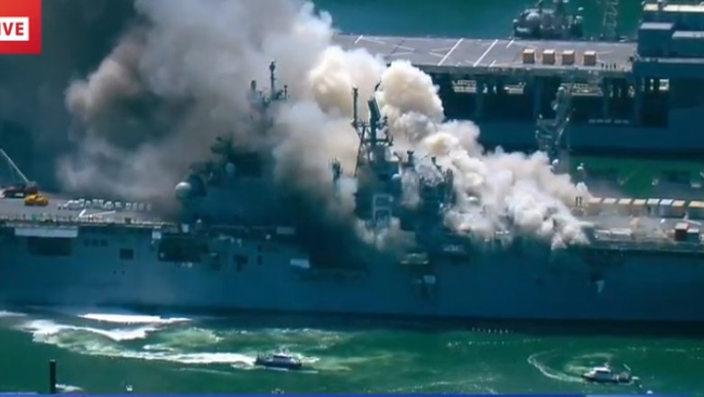 Explozie puternică la bordul unei nave militare ancorate la baza din San Diego, California