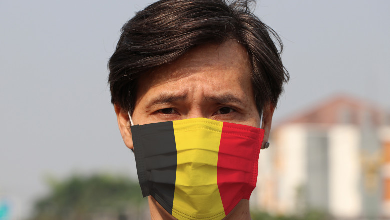 masca protectie sanitara in culorile drapelului belgiei