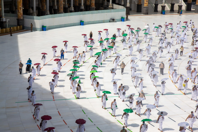 Marele pelerinaj de la Mecca a început în mijlocul unor restricţii sanitare sporite