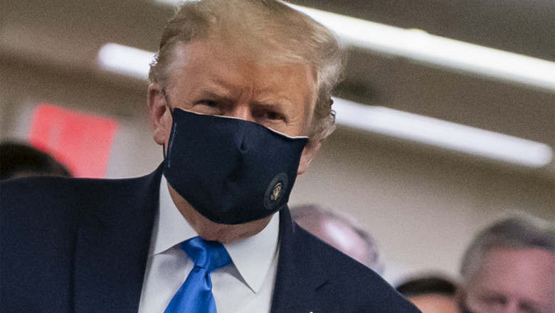 Donald Trump cu mască sanitară