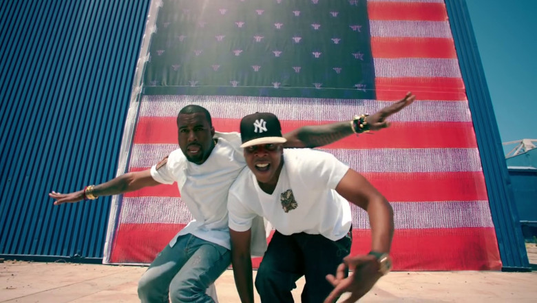 Kanye West și Jay-Z în timpul videoclipului "Otis"