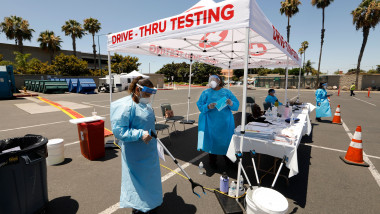spațiu de testare pentru coronavirus în California