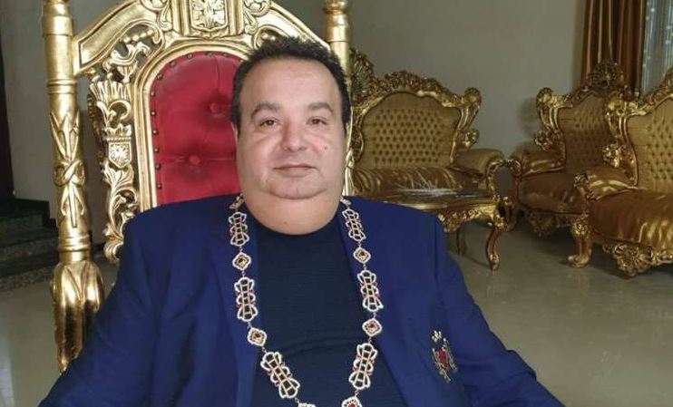 Regele romilor îi ironizează pe politicieni: „Oare sunt singurul care are diplome pe bune?”