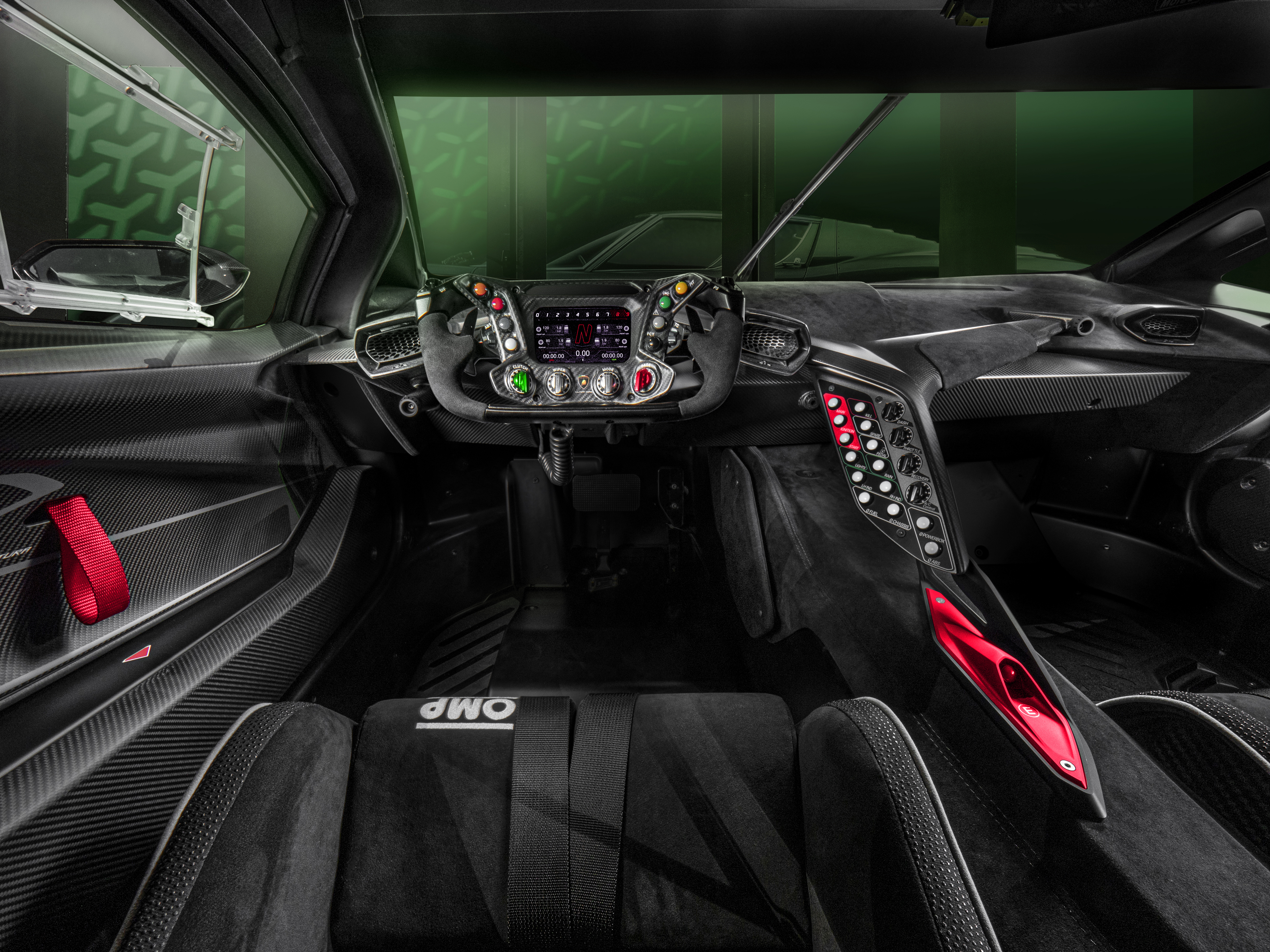 Noul Lamborghini Essenza SCV12 nu poate fi condus pe drumurile publice - GALERIE FOTO