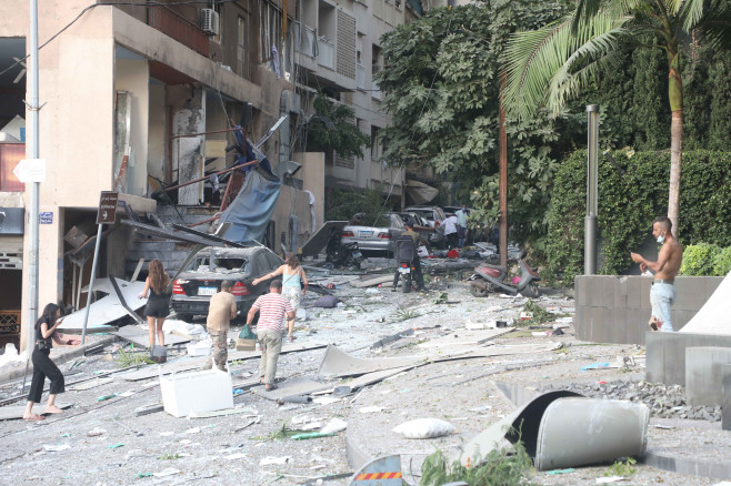 Explozie în Beirut. Străzile capitalei Libanului arată ca după bombardament
