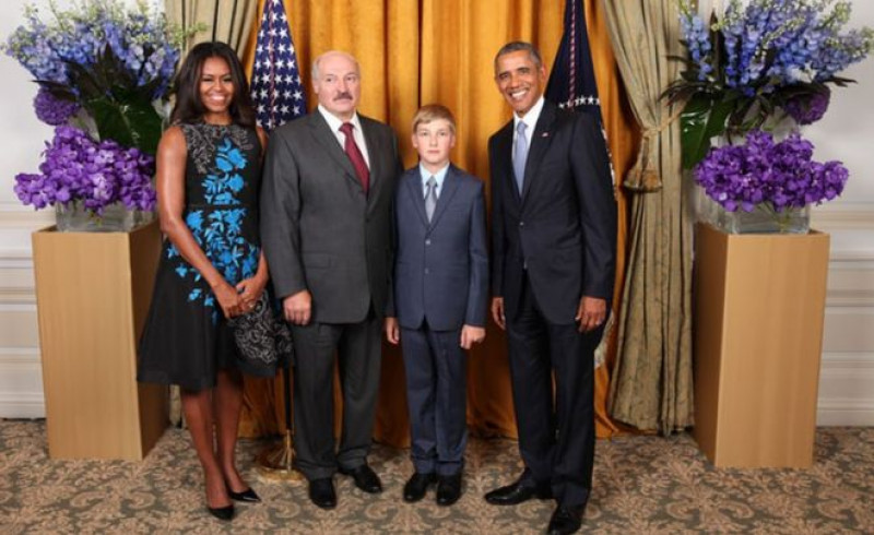 lukasenko si fiul cu sotii obama - siteul prezidential
