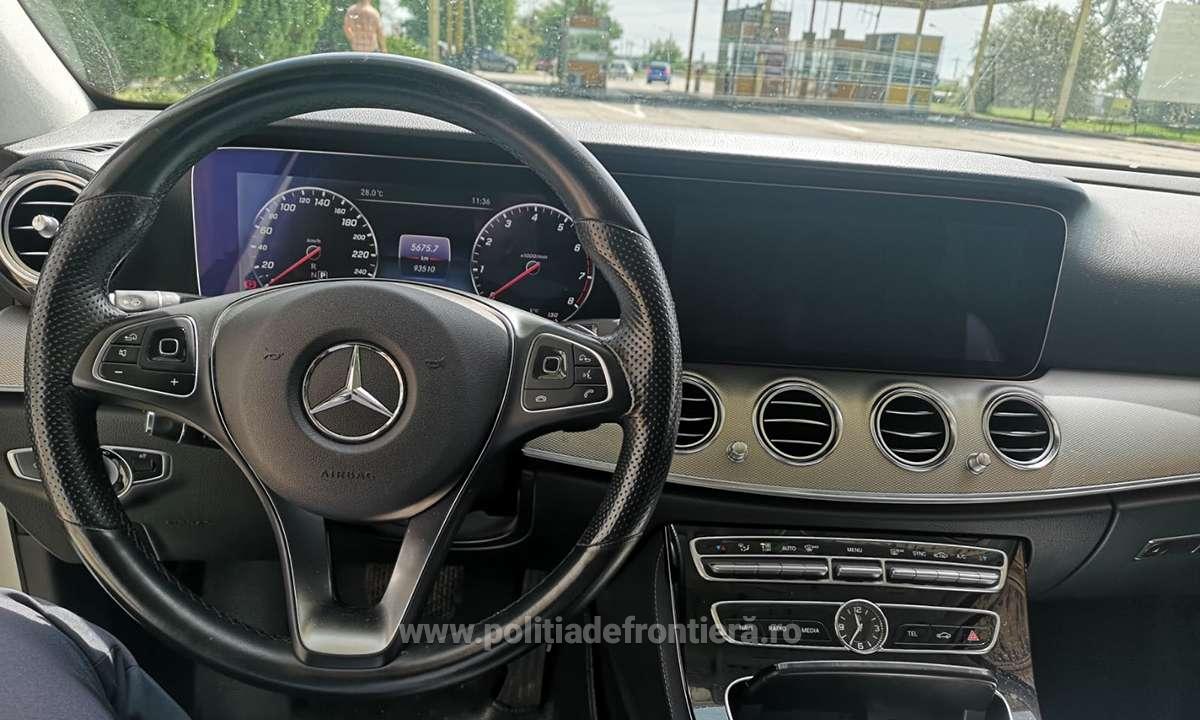 Un bulgar a fost prins în timp ce încerca să scoată din țară un Mercedes-Benz de 60.000 de euro furat din Belgia