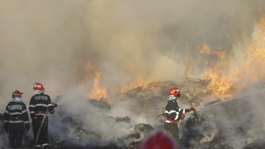 Incendiu puternic în Chitila, lângă fosta groapa de gunoi