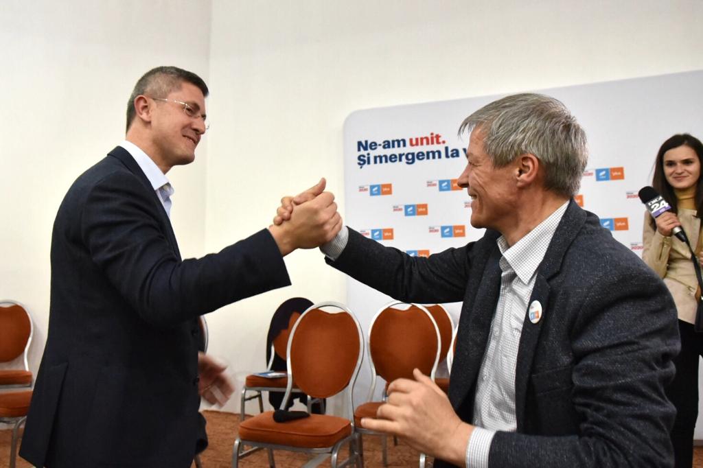 USR PLUS și-a lansat programul de guvernare. ”Fără penali în funcții publice” și ”1 miliard de euro pentru spitale” printre măsuri