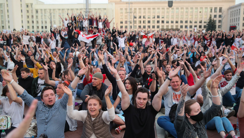 Protestele au continuat și vineri în Belarus, chiar în fața Guvernului și a sediului Comisiei Electorale Centrale