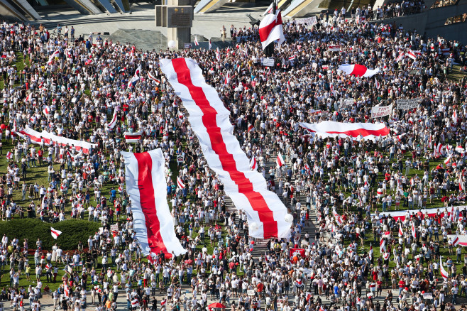 Opozitia a organizat un protest cu mii de persoane in Minsk
