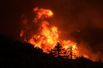 O tornada de foc a parjolit nordul Californiei