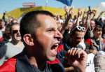 Workers go on strike in Minsk