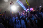 Mii de persoane și-au înfruntat teama de COVID și au participat la o petrecere techno în Wuhan, orașul în care a apărut virusul