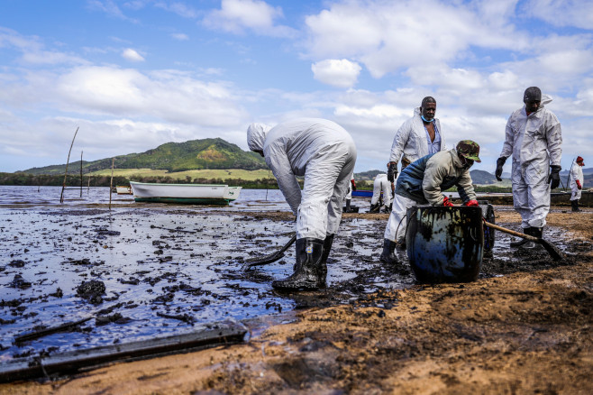 petrolier esuat mauritius