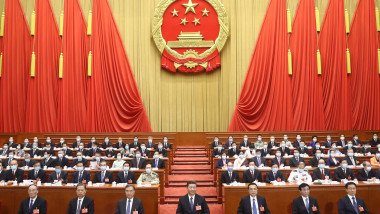 tribuna oficială cu conducerea Partidului Comunist din China