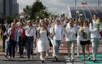 Tot mai multe lanţuri umane se formează la Minsk împotriva reprimării protestelor