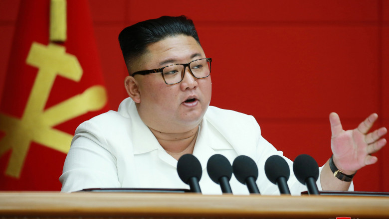 Phenianul difuzează imagini cu Kim Jong Un, a cărui stare de sănătate alimentează încă zvonuri