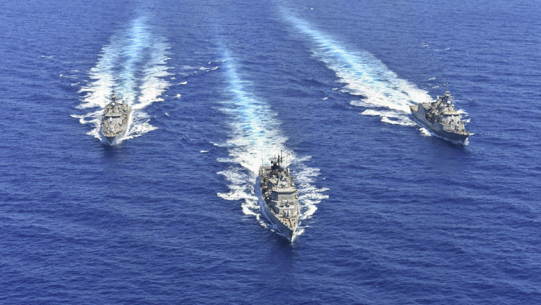 nave militare ale Greciei, în cadrul unui exercițiu militar în Marea Mediterană, pe fondul tensiunilor dintre Grecia și Turcia în regiune