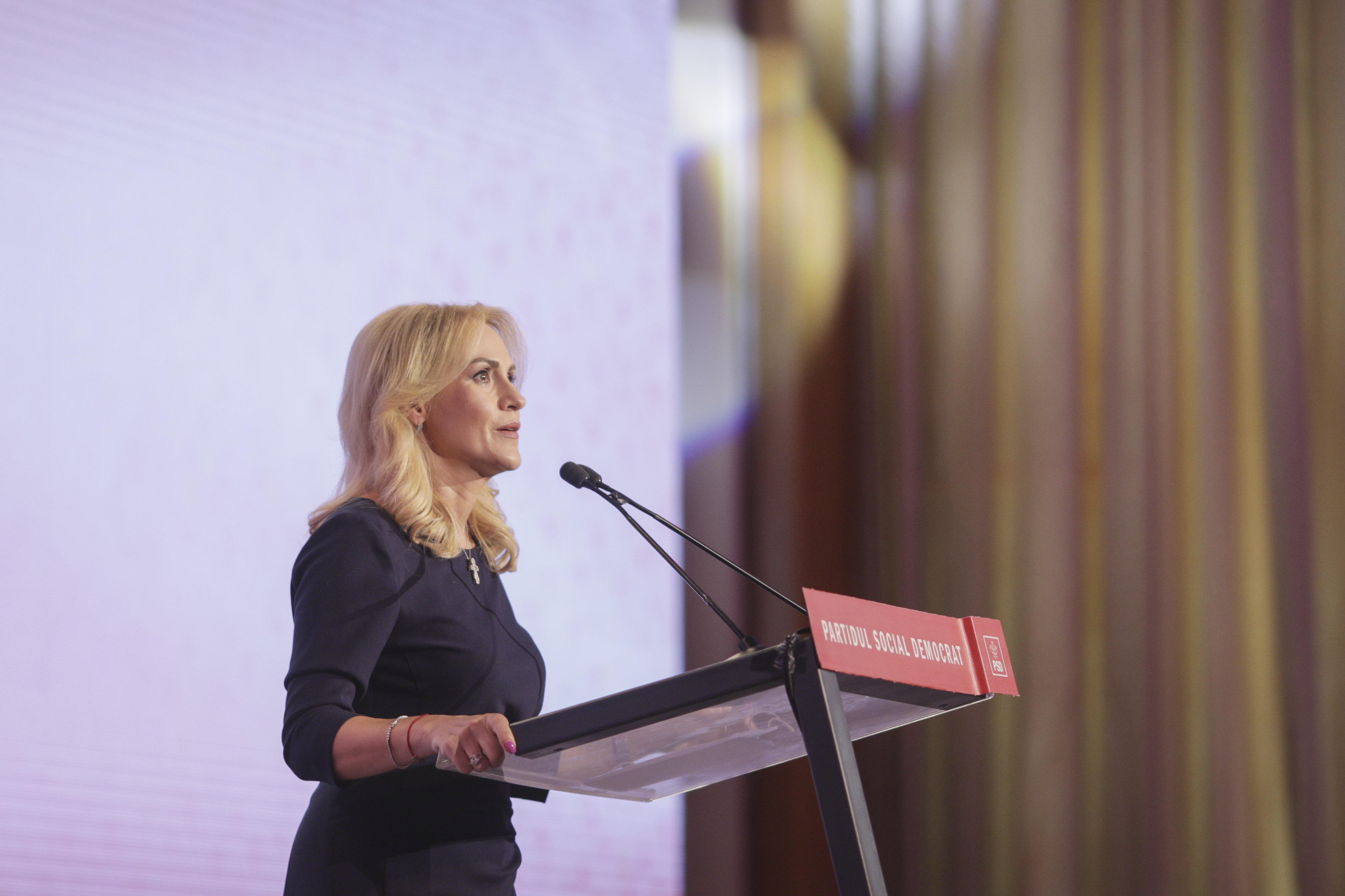 Gabriela Firea: Klaus Iohannis nu recunoaşte evidenţa şi forţează o majoritate ultra-fragilă