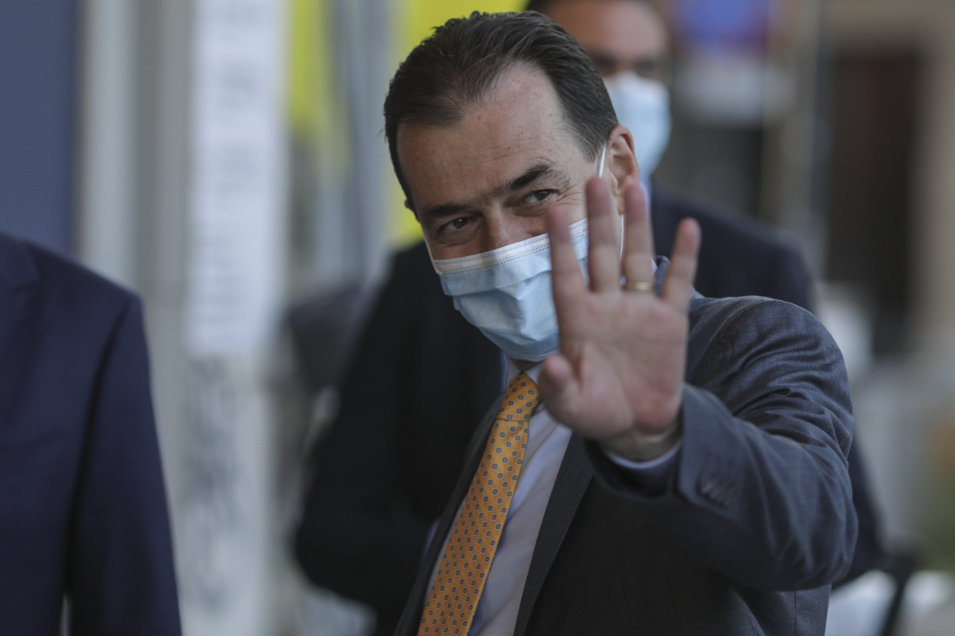 Premierul Ludovic Orban a plecat într-o vizită oficială de două zile în Franța