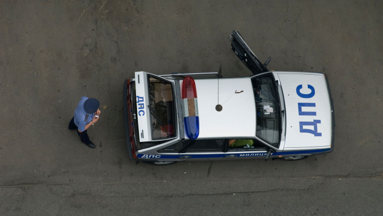 mașină de poliție în Rusia fotografiată de sus