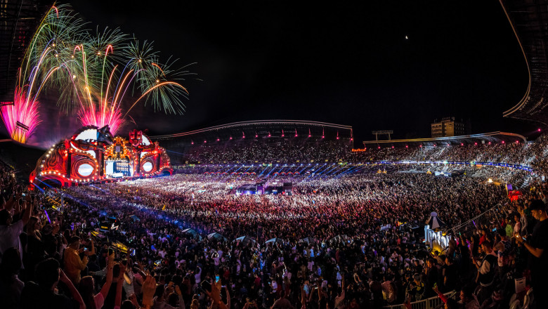 mii de oameni la festivalul untold 2019