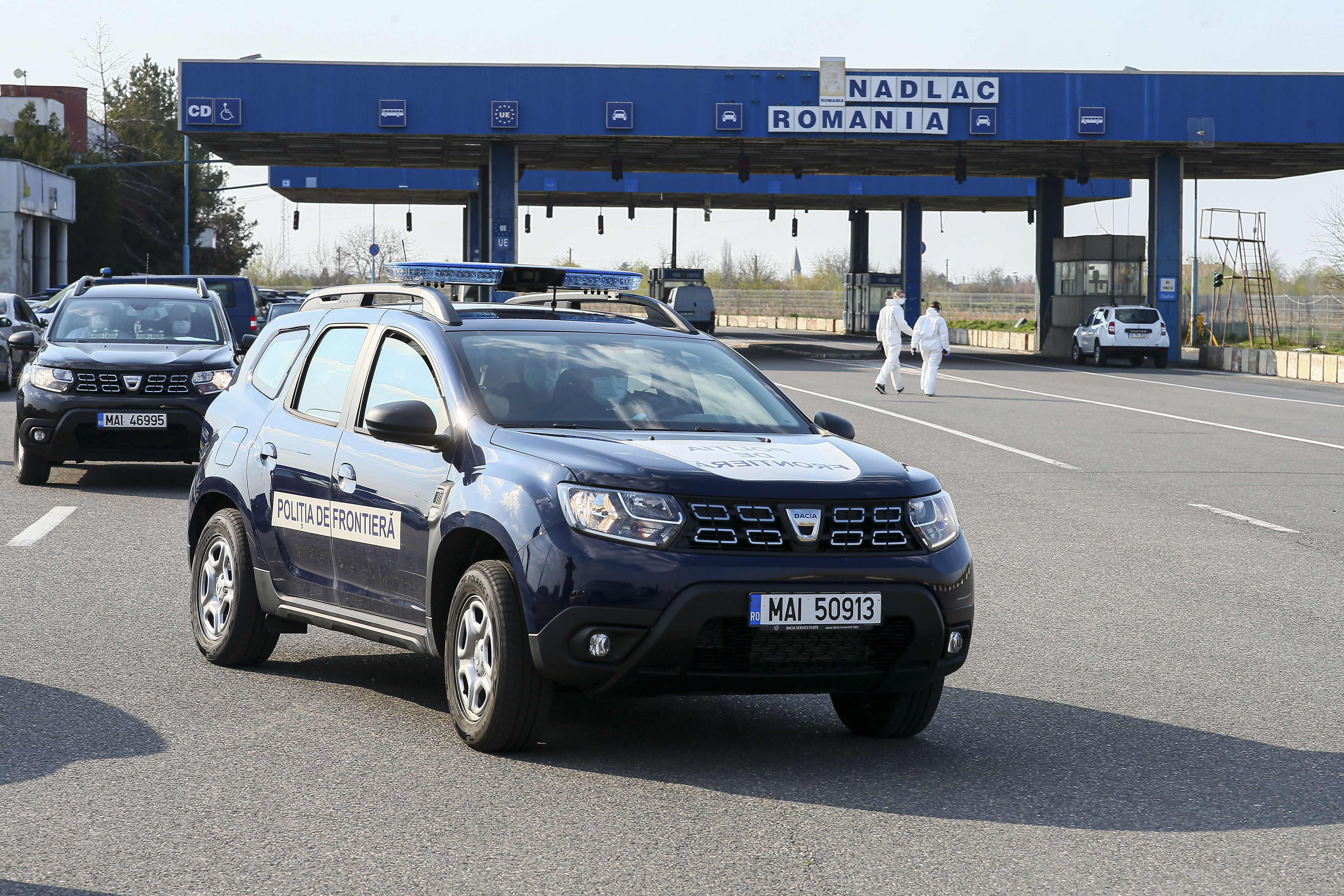 Doi bărbaţi din Bangladesh s-au dat drept români la Nădlac ca să ajungă în Spaţiul Schengen