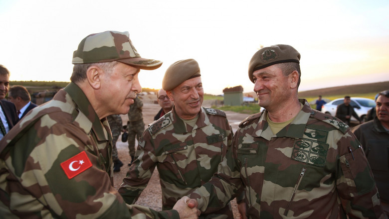 erdogan in uniforma militara