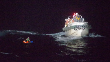 Marinar salvat de paza de coastă japoneză
