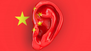 Ilustrație ureche vopsită în steagul Chinei