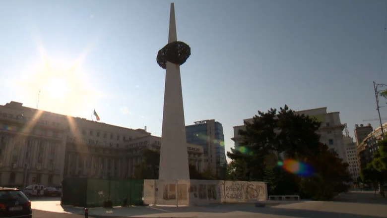 Monumentul din Piața Palatului dedicat eroilor Revoluției din 1989