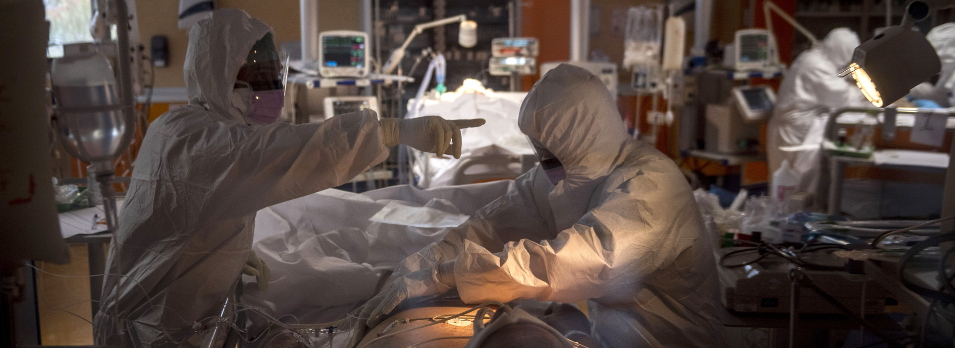Coronavirus covid-19 doctor spital terapie intensiva