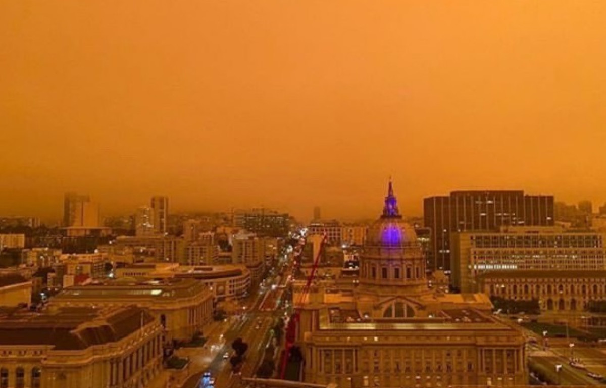 Imagini post-apocaliptice din California. Cerul a devenit roșu și a plouat  cu cenușă: "Parcă m-am trezit pe Marte"