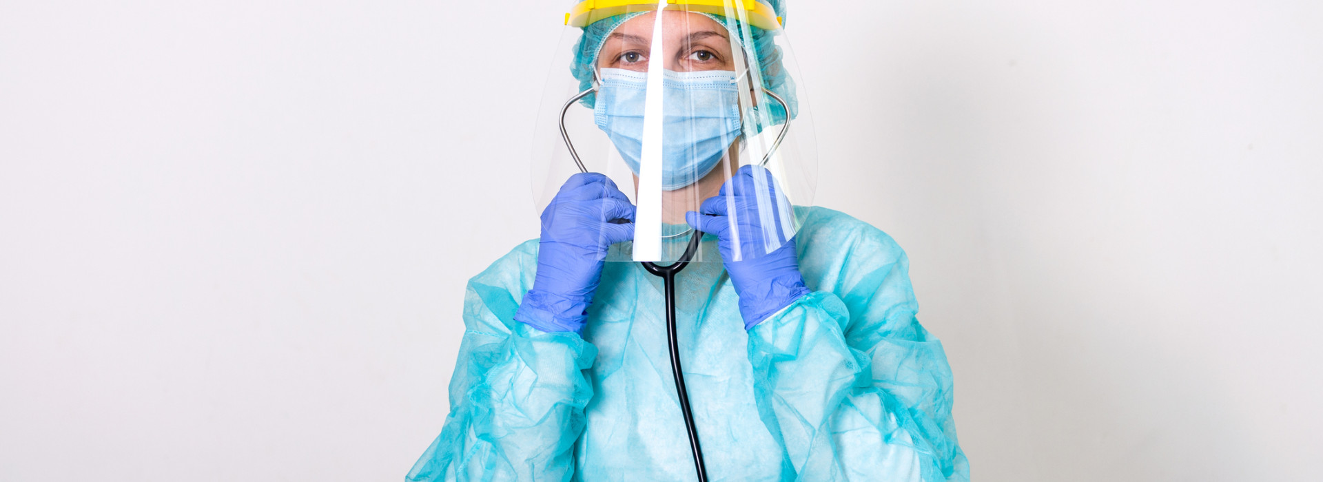coronavirus covid-19 doctor cu masca medic