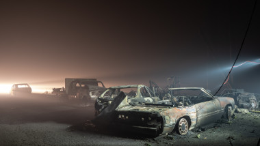 incendii in california masini distruse incendiate