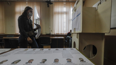 Rușii sunt chemați la urne pentru alegerile regionale